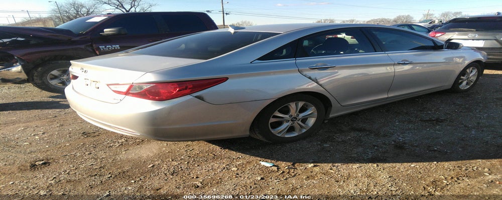 5NPEC4AC9BH084645 2011 HYUNDAI SONATA photo no. 4
