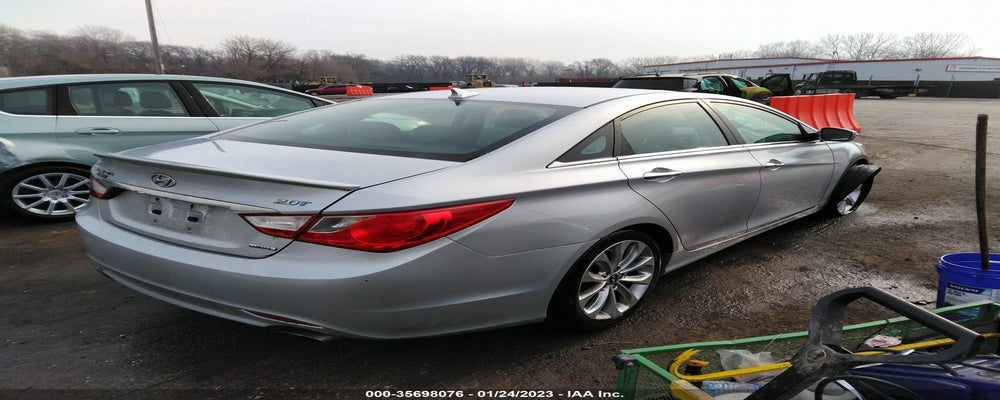 5NPEC4AB4BH252697 2011 HYUNDAI SONATA photo no. 4