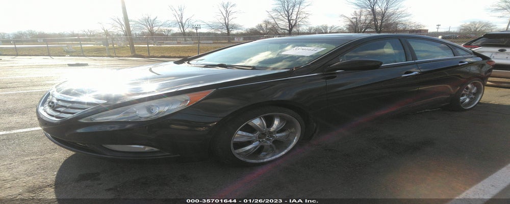 5NPEC4AB9BH316345 2011 HYUNDAI SONATA photo no. 2