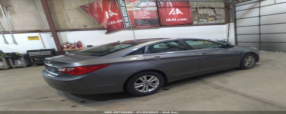 5NPEB4AC1BH223895 2011 HYUNDAI SONATA photo no. 4