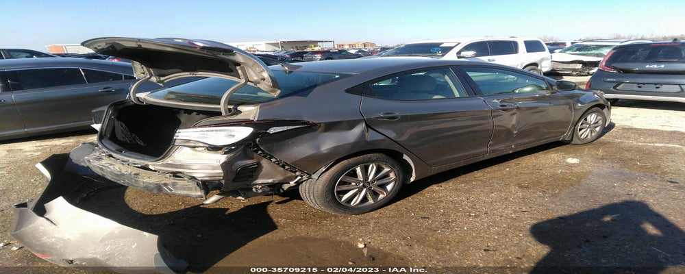 5NPDH4AE0FH583998 2015 HYUNDAI ELANTRA photo no. 4