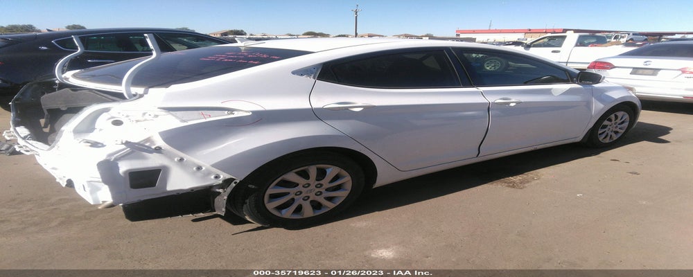 5NPDH4AE8DH203299 2013 HYUNDAI ELANTRA photo no. 4