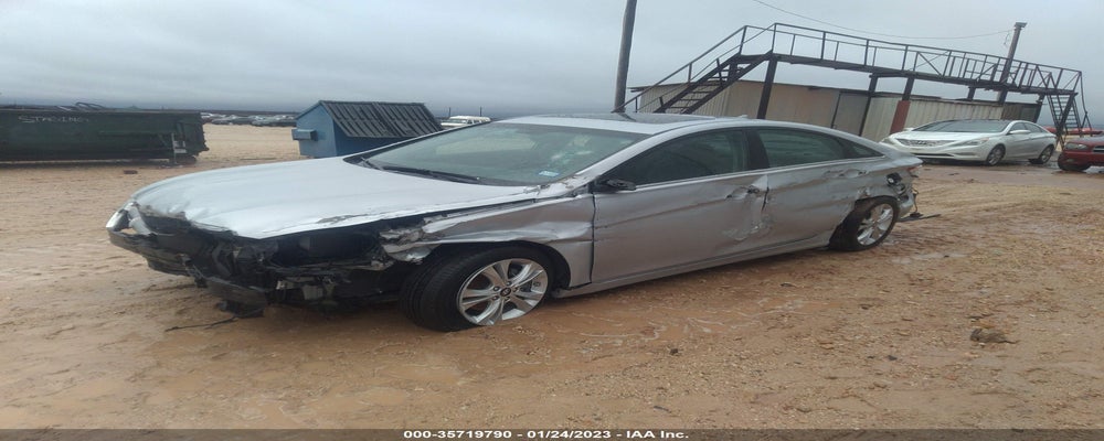 5NPEC4AC9BH009489 2011 HYUNDAI SONATA photo no. 2