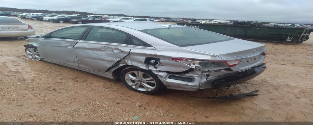5NPEC4AC9BH009489 2011 HYUNDAI SONATA photo no. 3