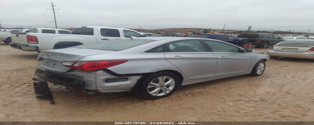 5NPEC4AC9BH009489 2011 HYUNDAI SONATA photo no. 4