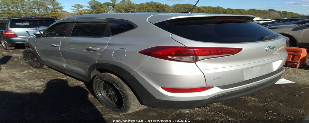 KM8J23A47HU260140 2017 HYUNDAI TUCSON photo no. 3