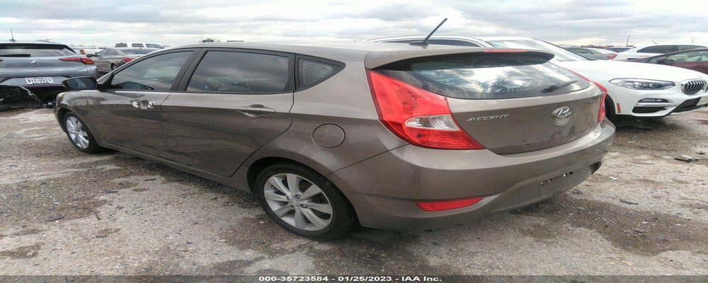 KMHCU5AEXDU073847 2013 HYUNDAI ACCENT photo no. 3