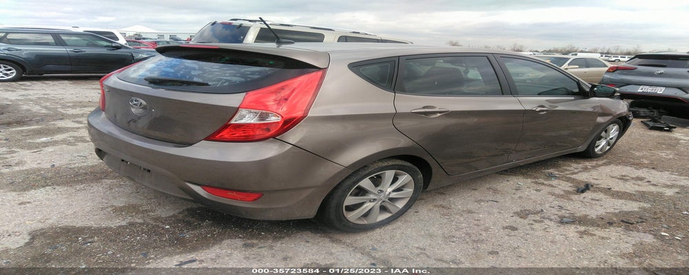 KMHCU5AEXDU073847 2013 HYUNDAI ACCENT photo no. 4