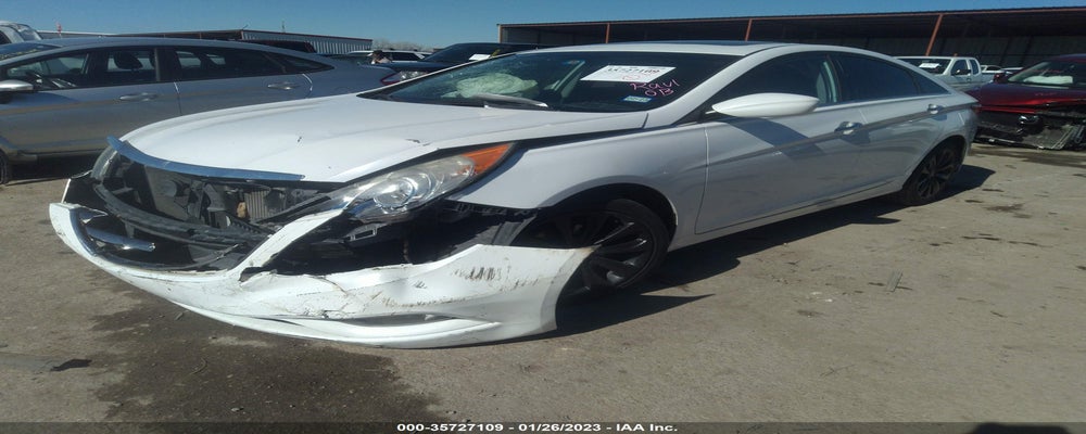 5NPEC4AB7BH265637 2011 HYUNDAI SONATA photo no. 2
