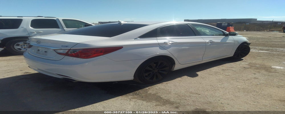 5NPEC4AB7BH265637 2011 HYUNDAI SONATA photo no. 4