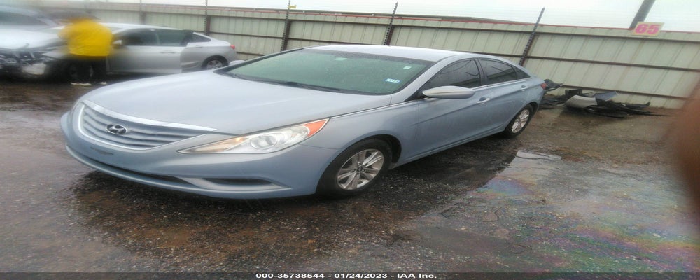 5NPEB4AC2BH140864 2011 HYUNDAI SONATA photo no. 2
