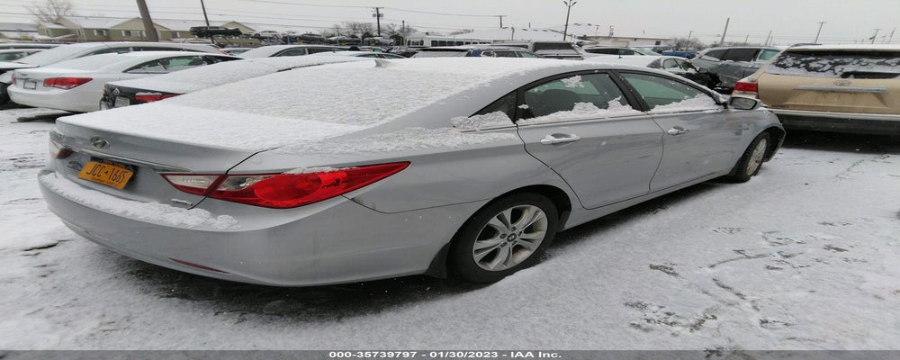 5NPEC4AC7BH126505 2011 HYUNDAI SONATA photo no. 4