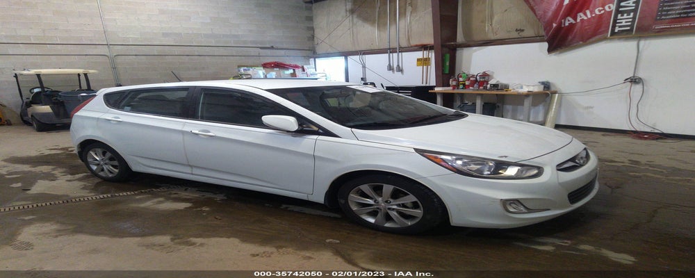 KMHCU5AE5DU076915 2013 HYUNDAI ACCENT photo no. 4
