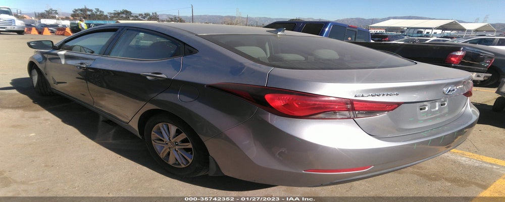 5NPDH4AE2FH638614 2015 HYUNDAI ELANTRA photo no. 3