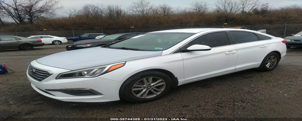 5NPE24AF2FH166137 2015 HYUNDAI SONATA photo no. 2
