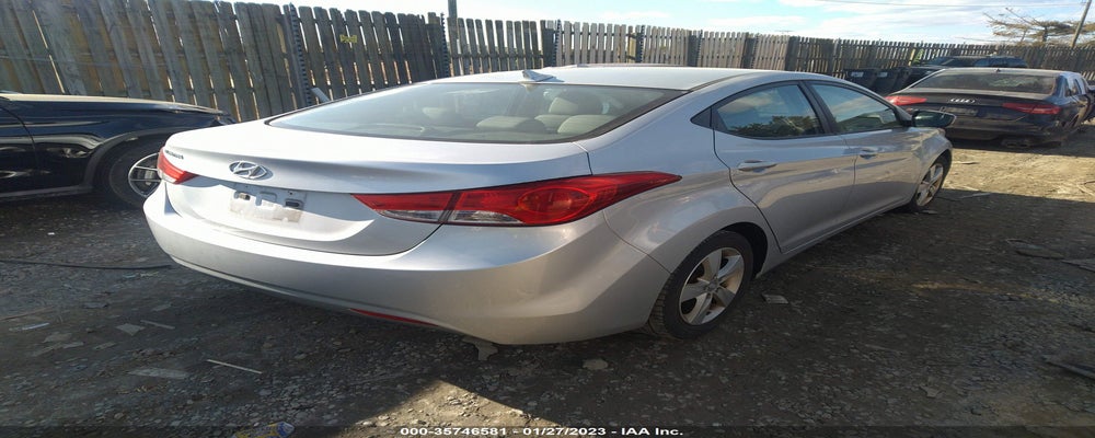 5NPDH4AE6DH341049 2013 HYUNDAI ELANTRA photo no. 4