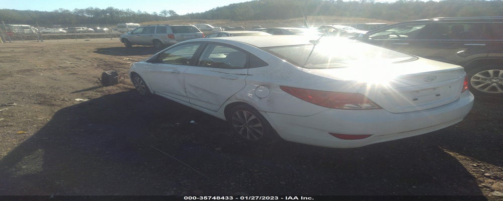KMHCU4AE2FU926884 2015 HYUNDAI ACCENT photo no. 3