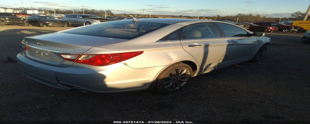5NPEC4AC1BH160942 2011 HYUNDAI SONATA photo no. 4