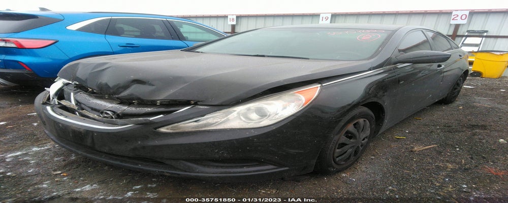 5NPEB4AC0BH234662 2011 HYUNDAI SONATA photo no. 2
