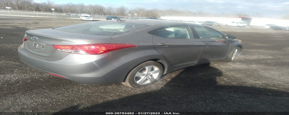 5NPDH4AE8DH325273 2013 HYUNDAI ELANTRA photo no. 4