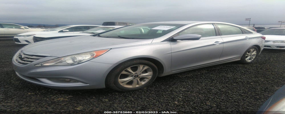 5NPEC4AB3BH174333 2011 HYUNDAI SONATA photo no. 2
