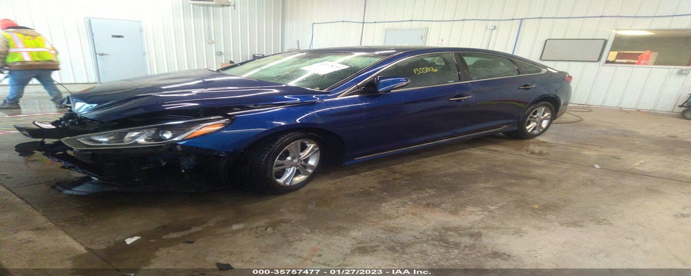 5NPE34AF4JH650817 2018 HYUNDAI SONATA photo no. 2