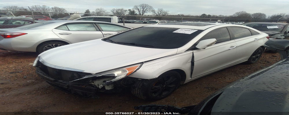 5NPEC4AC1BH029476 2011 HYUNDAI SONATA photo no. 2