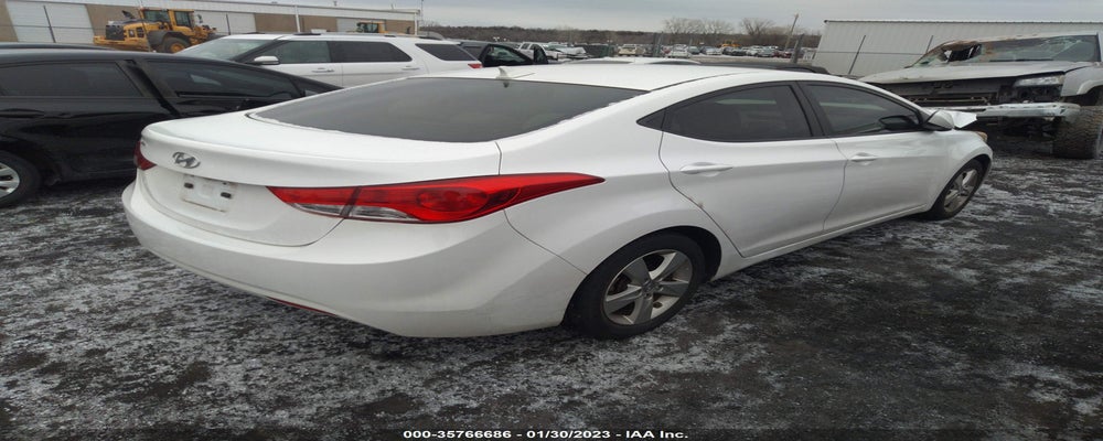 5NPDH4AE3DH339355 2013 HYUNDAI ELANTRA photo no. 4