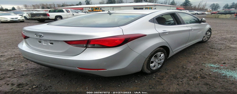 5NPDH4AE9GH703394 2016 HYUNDAI ELANTRA photo no. 4
