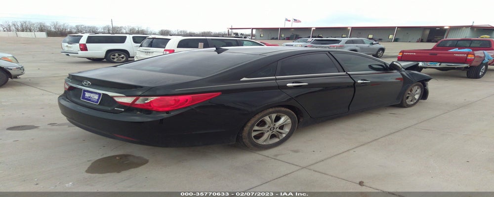 5NPEC4ACXDH597468 2013 HYUNDAI SONATA photo no. 4