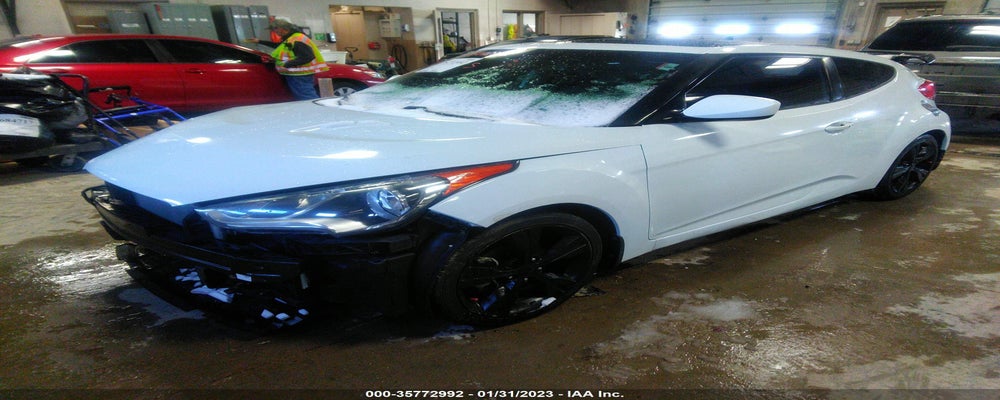 KMHTC6AD9GU290858 2016 HYUNDAI VELOSTER photo no. 2