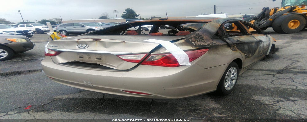 5NPEB4AC2BH152075 2011 HYUNDAI SONATA photo no. 4