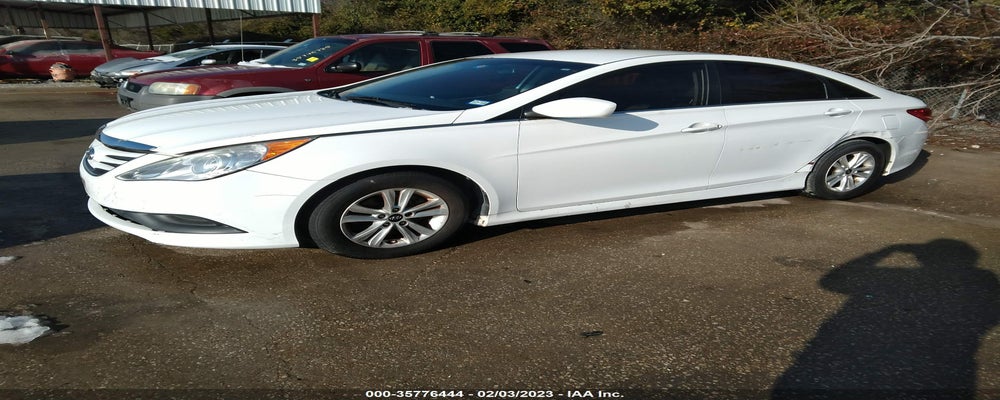 5NPEB4AC4EH864818 2014 HYUNDAI SONATA photo no. 2