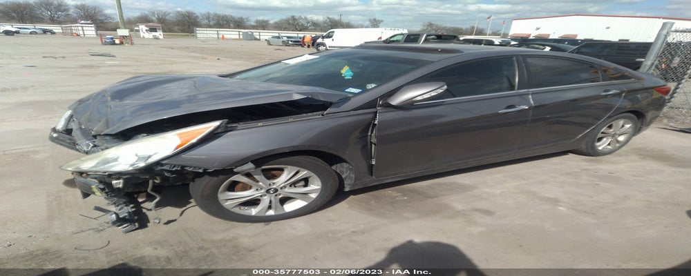 5NPEC4AB1BH300253 2011 HYUNDAI SONATA photo no. 2