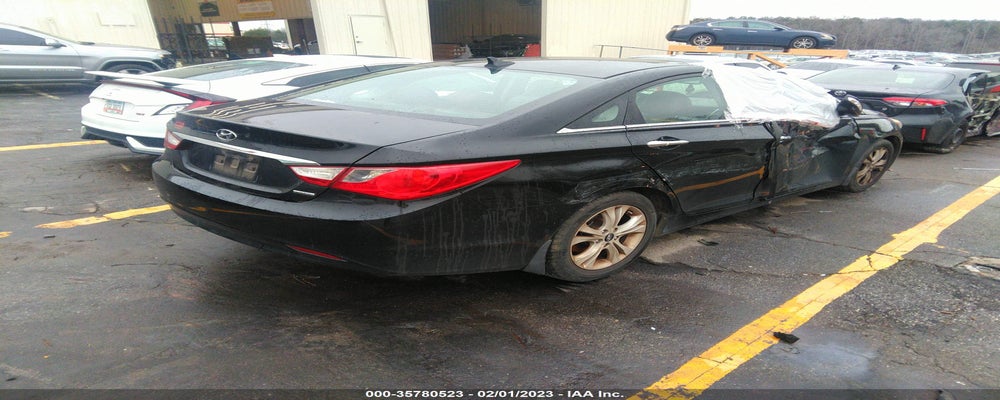 5NPEC4AC8BH273061 2011 HYUNDAI SONATA photo no. 4