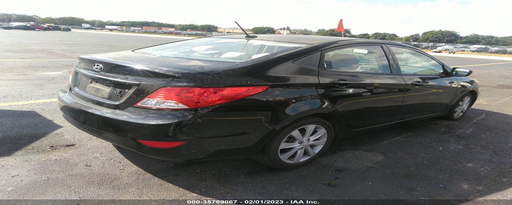 KMHCU4AEXDU283729 2013 HYUNDAI ACCENT photo no. 4