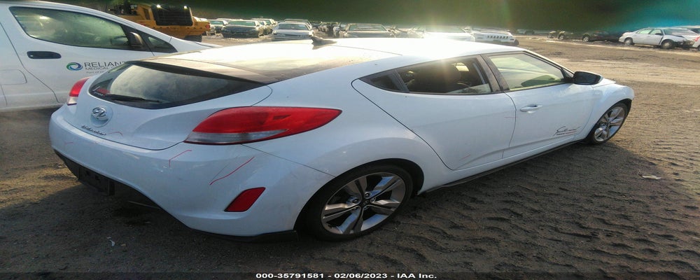 KMHTC6AD2GU300131 2016 HYUNDAI VELOSTER photo no. 4