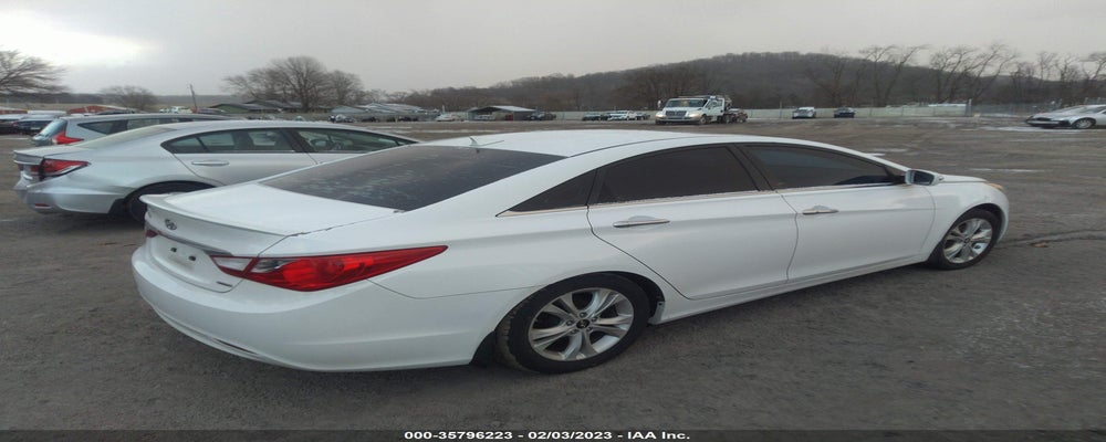 5NPEC4AC1BH111594 2011 HYUNDAI SONATA photo no. 4