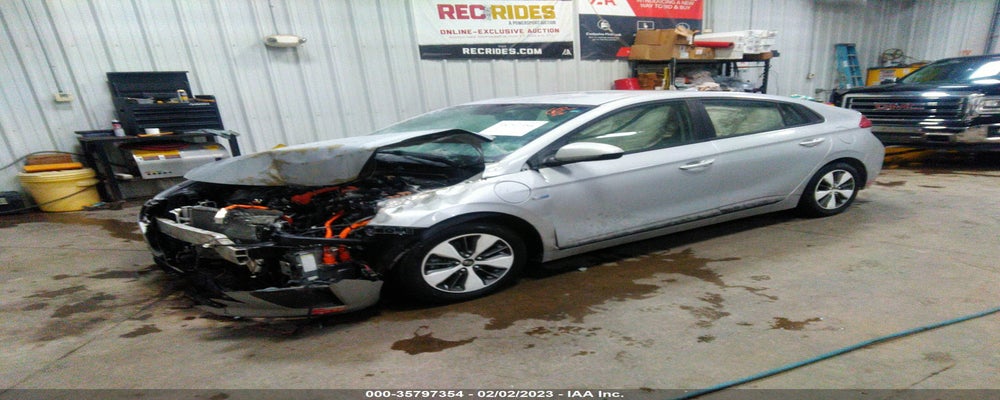 KMHC65LD0KU105829 2019 HYUNDAI IONIQ PLUG-IN HYBRID photo no. 2