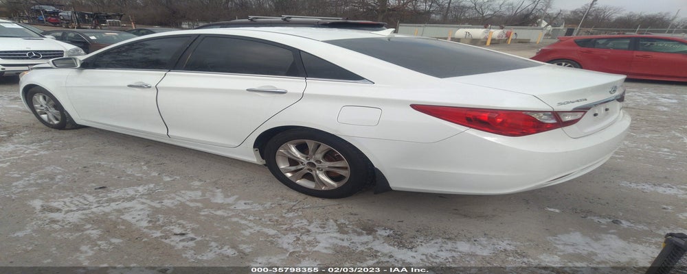 5NPEC4AC4BH113047 2011 HYUNDAI SONATA photo no. 3