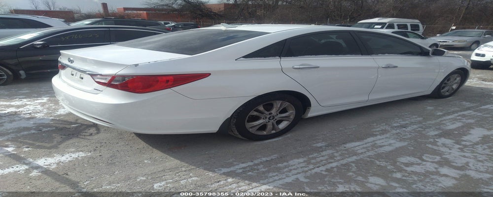 5NPEC4AC4BH113047 2011 HYUNDAI SONATA photo no. 4