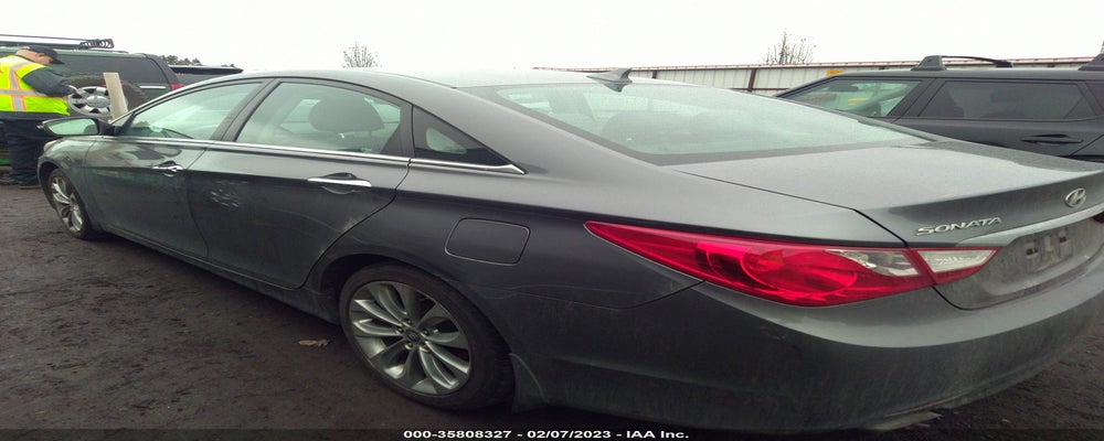 5NPEC4AC4BH164581 2011 HYUNDAI SONATA photo no. 3