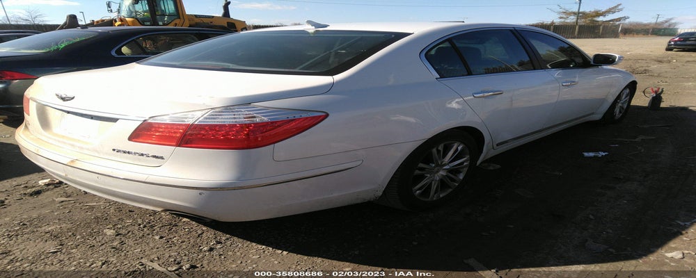 KMHGC4DF5BU127796 2011 HYUNDAI GENESIS photo no. 4