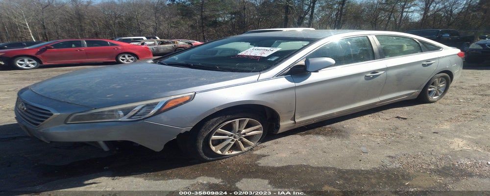 5NPE24AFXFH076833 2015 HYUNDAI SONATA photo no. 2