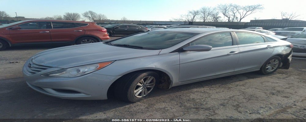 5NPEB4AC8BH099673 2011 HYUNDAI SONATA photo no. 2