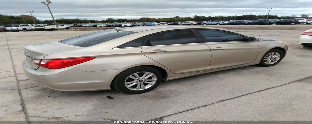 5NPEB4AC6BH220748 2011 HYUNDAI SONATA photo no. 4