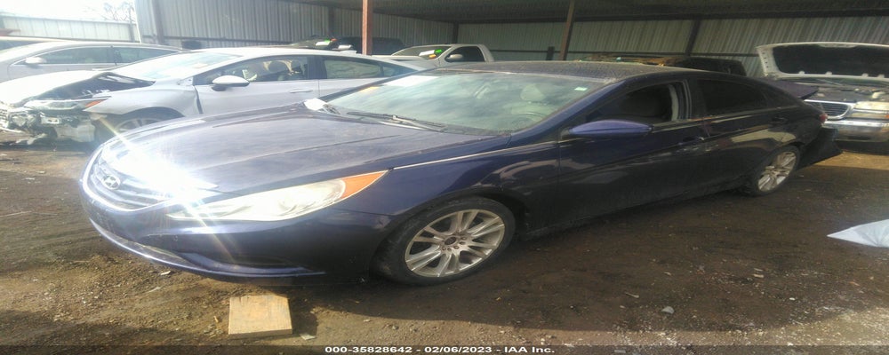 5NPEB4AC9BH049963 2011 HYUNDAI SONATA photo no. 2