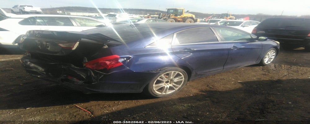 5NPEB4AC9BH049963 2011 HYUNDAI SONATA photo no. 4