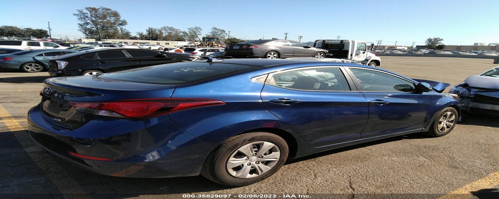 5NPDH4AE9GH717280 2016 HYUNDAI ELANTRA photo no. 4
