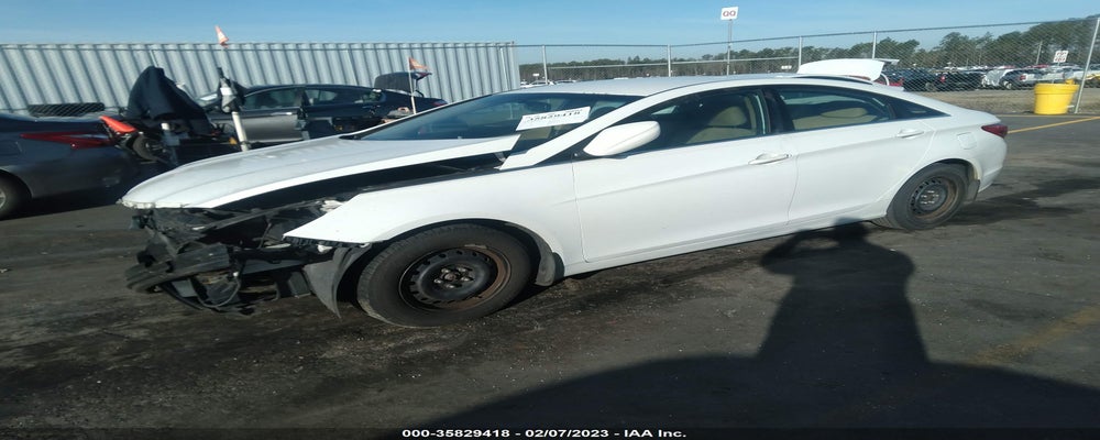 5NPEB4AC2BH178059 2011 HYUNDAI SONATA photo no. 2
